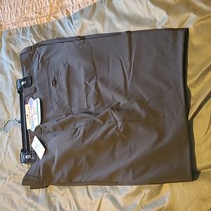 Mens Grand Slam stretch shorts. Size 36.  Gray.  NWT